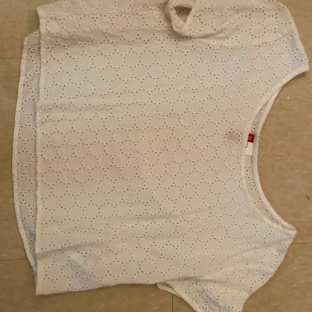 White cropped t shirt